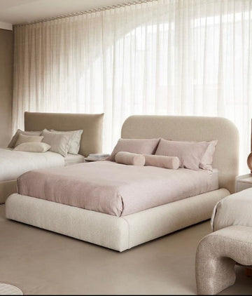 Bed Zela – Waar elegantie en rust samenkomen